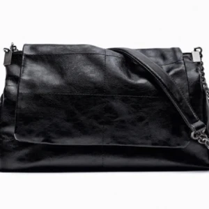 Handväska  - Från zara och finns inga defekter☺️