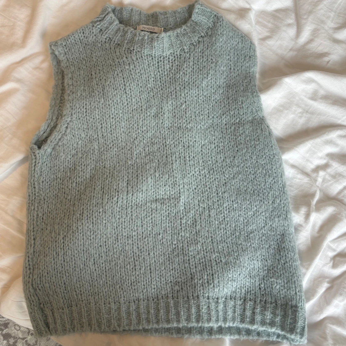 Stickad väst i Mohair - 90