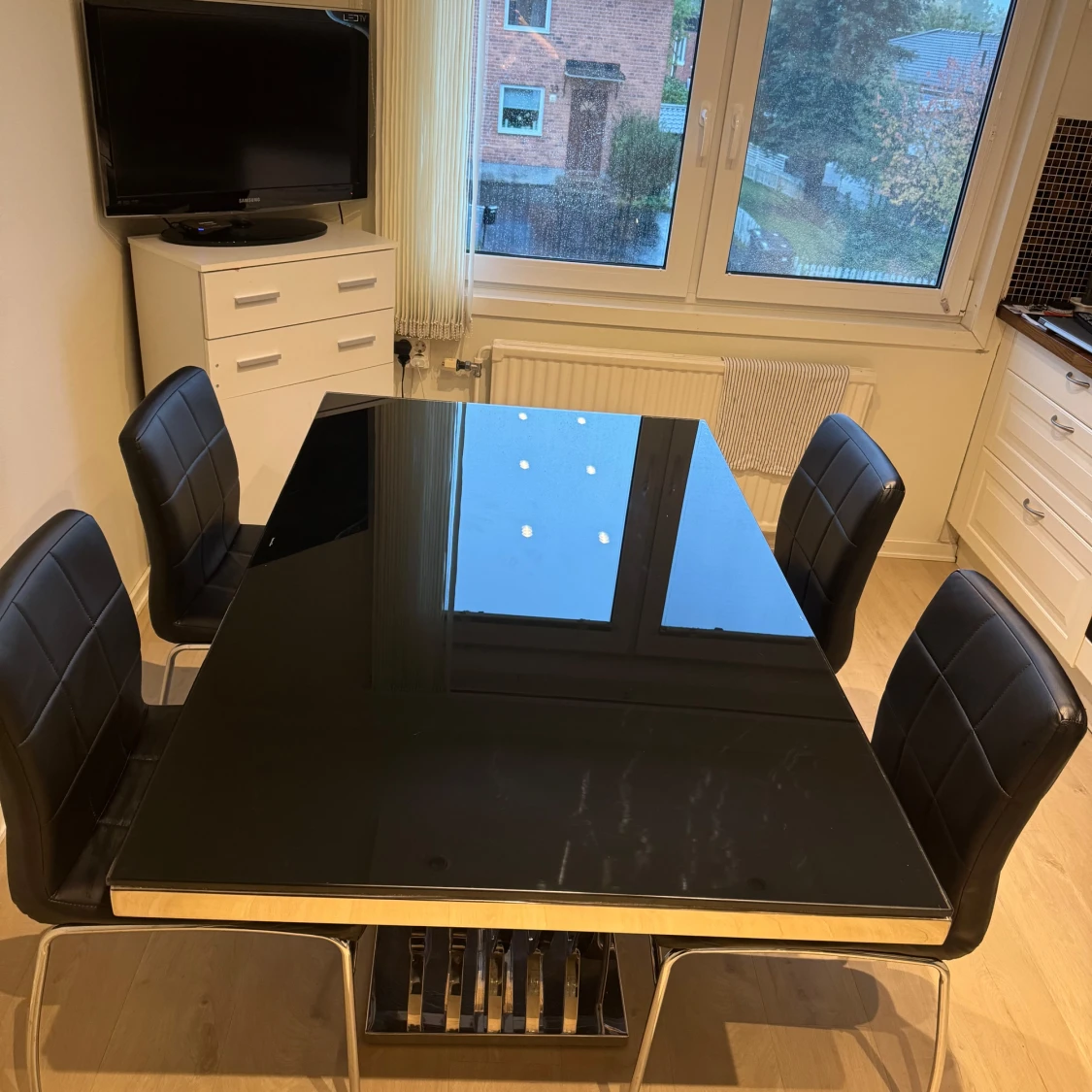 Bord med stolar  - 90