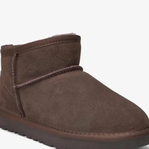 Bruna uggs - Säljer för 400 köpt för 700, jätte bra skick. Använd fast gjort av jättefint mockamaterial