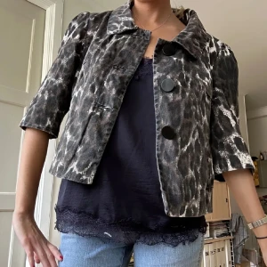 Bolero - Så snygg bolero/tunn jacka💗💗