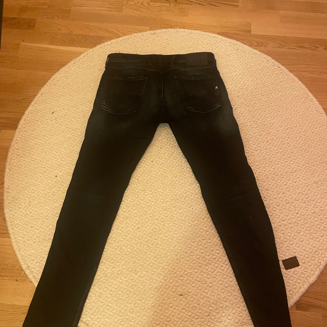 Svarta/Mörkblå replay jeans - 91