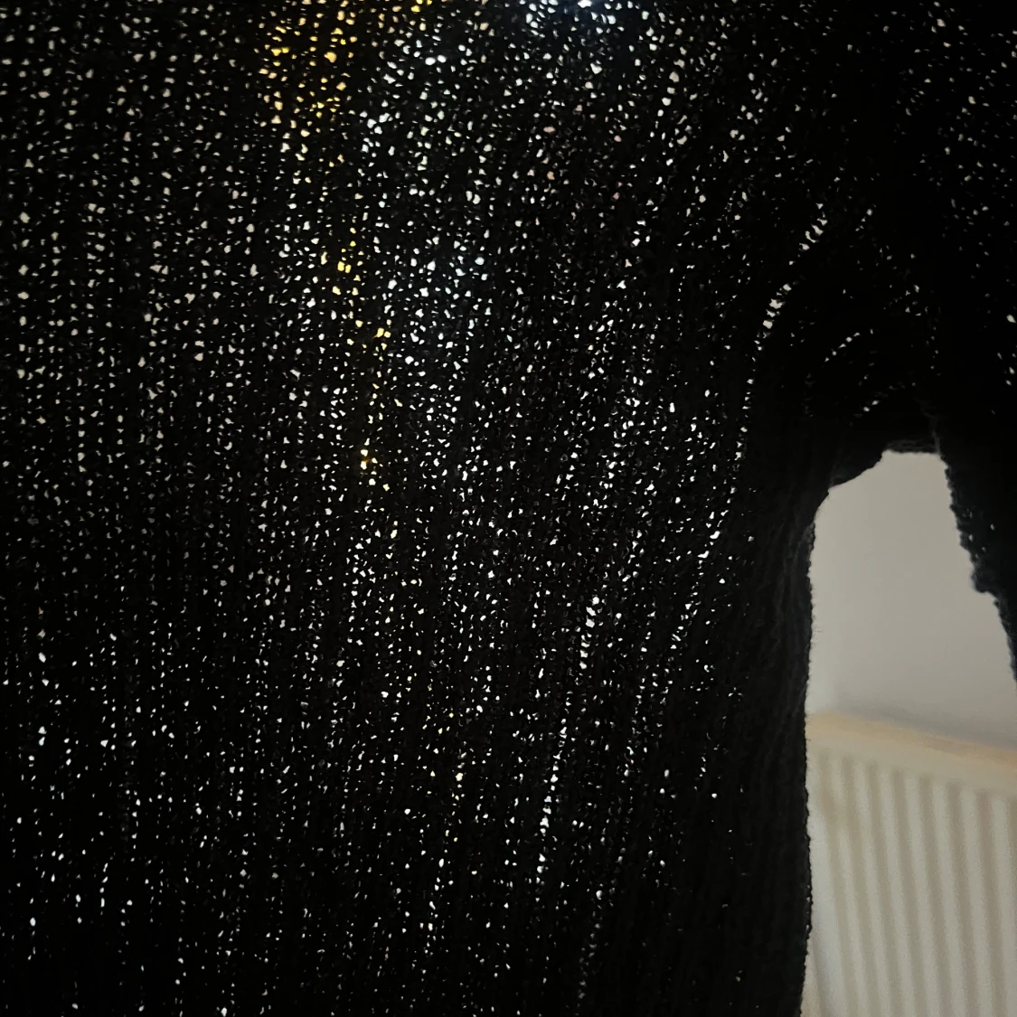 Gråsvart stickad tröja från Weekday - 92