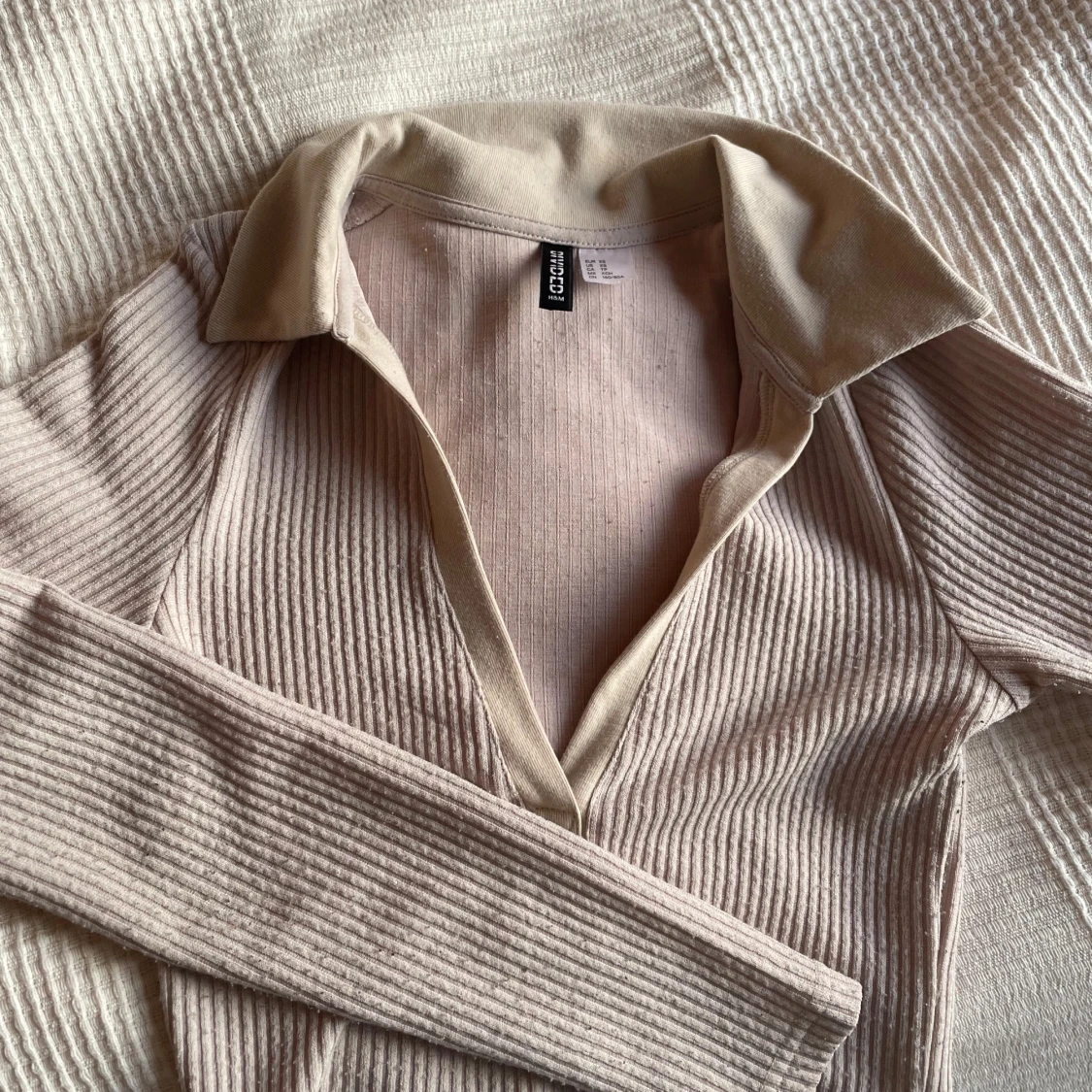 Beige ribbad tröja  - 90