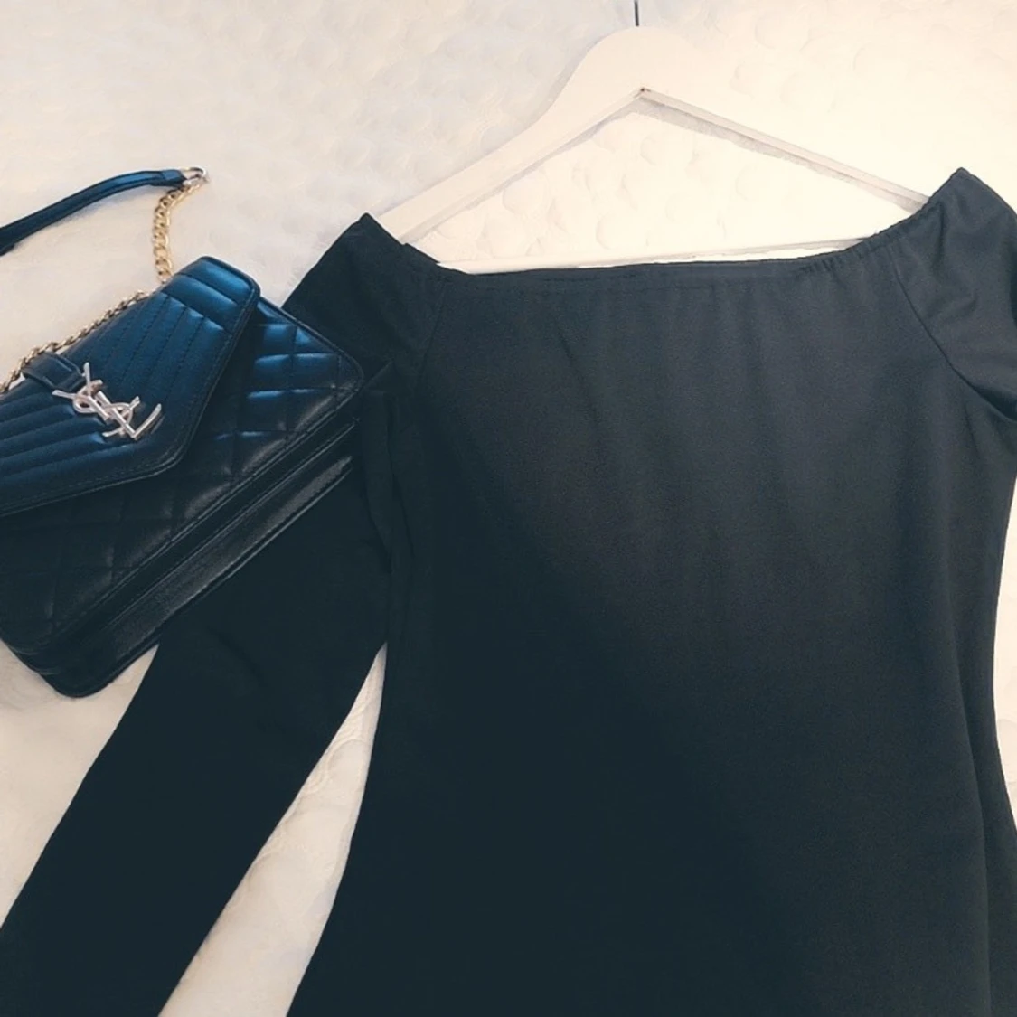 Svart offshoulder klänning