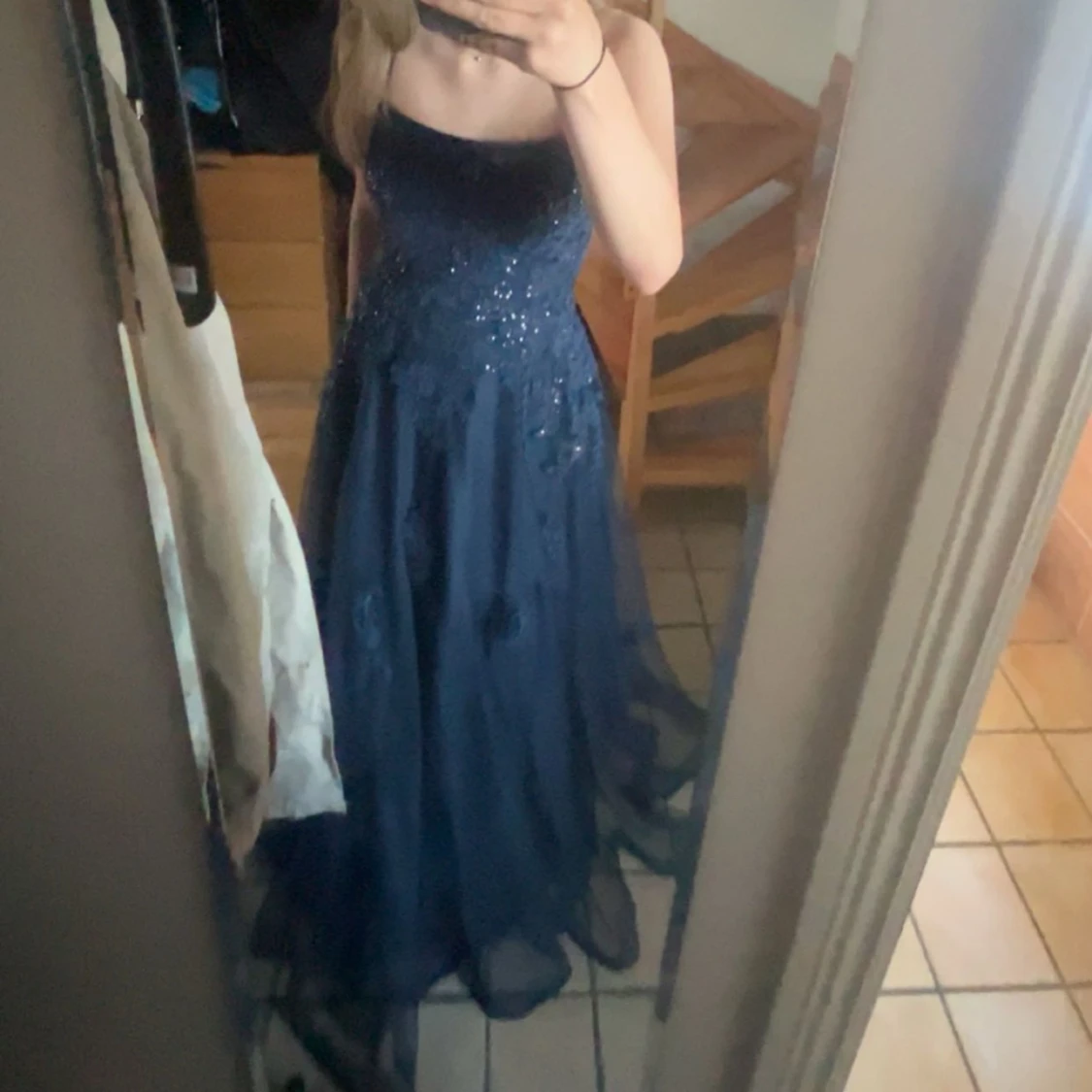 Mörkblå balklänning med paljetter - 91