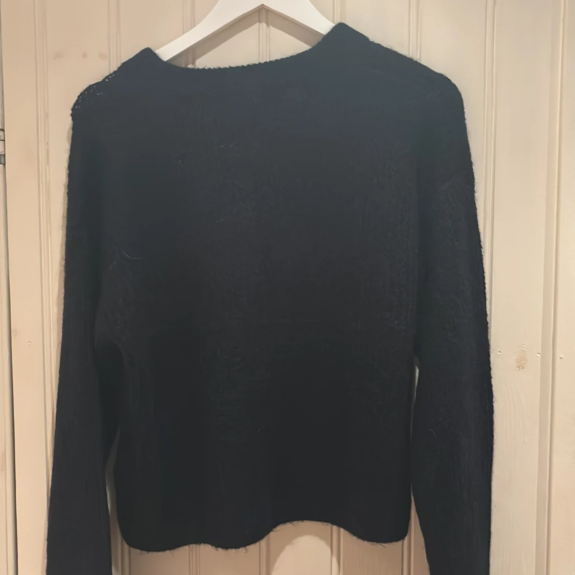 Mörkblå stickad tröja  - 90