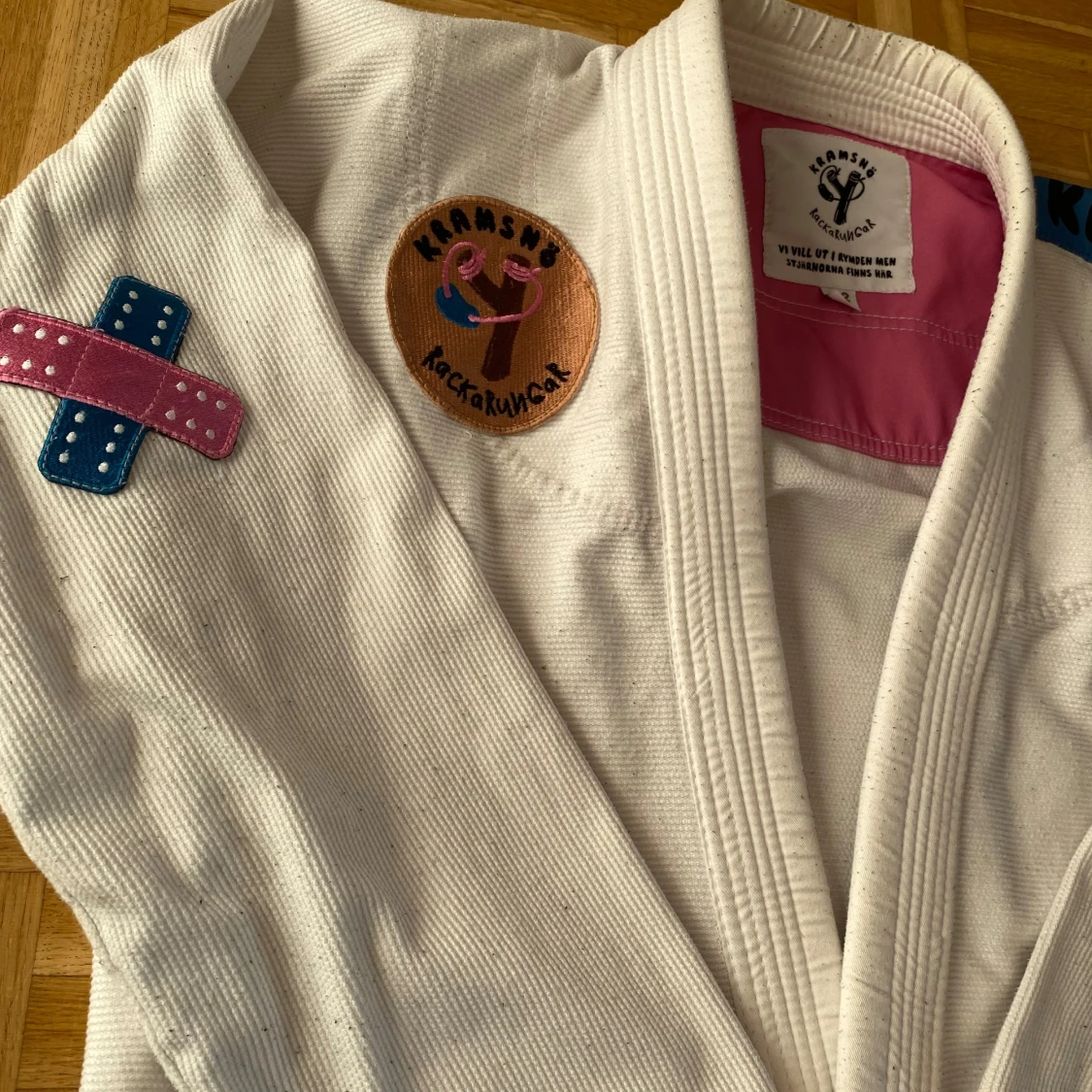 Kramsnö Rackarungar Gi size A2 - 90