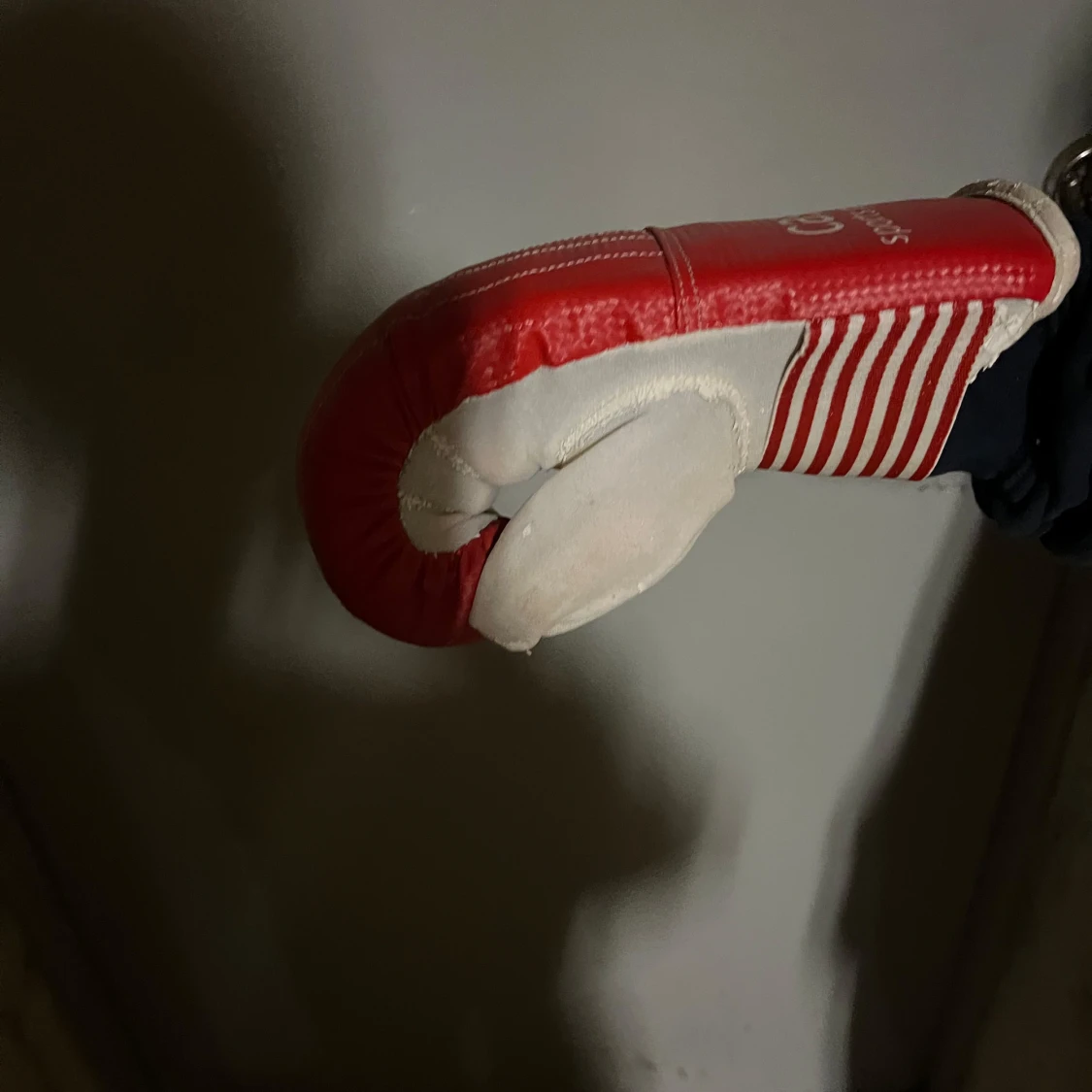 Röda boxningshandskar från Casall - 93