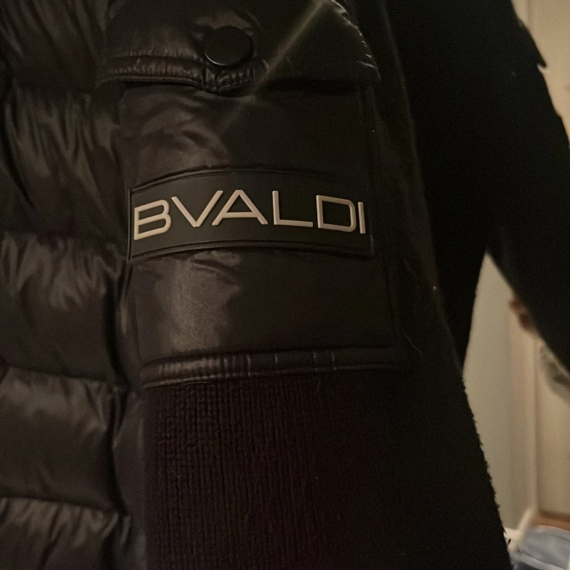 Svart pufferjacka från Bvaldi - 90