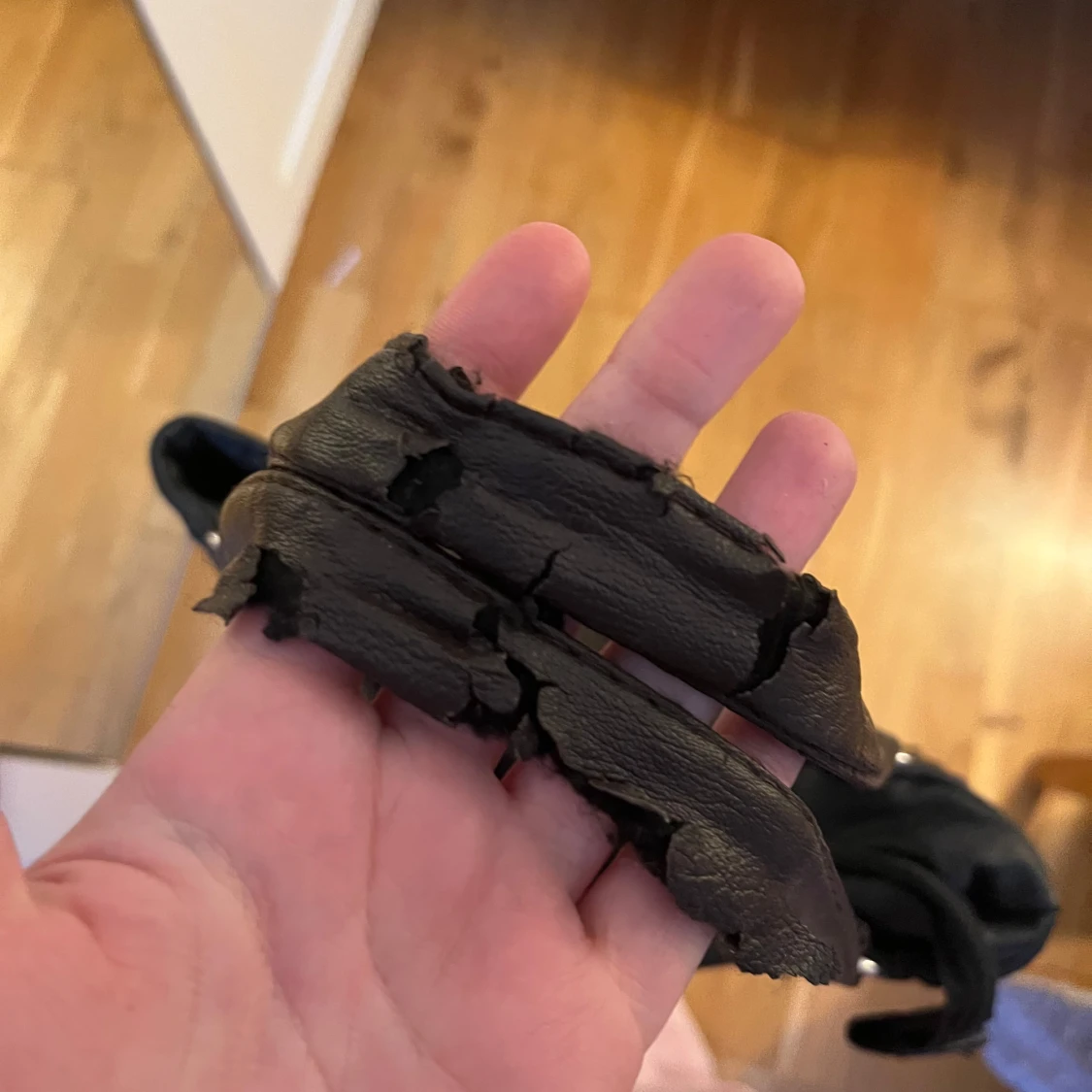 Svart axelväska från Mango - 93