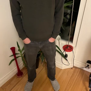 J.Lindberg jeans - Gråsvarta j.lindberg jeans i bra skick.