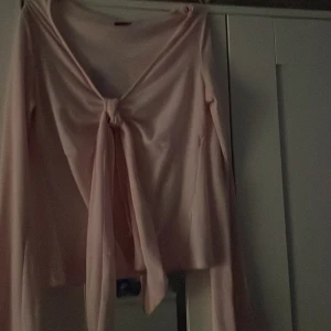 Knyt tröja Ginatricot - Fin tröja från Ginatricot Kosta 399kr som ny  Använd 2 gånger Priset kan diskuteras  💗