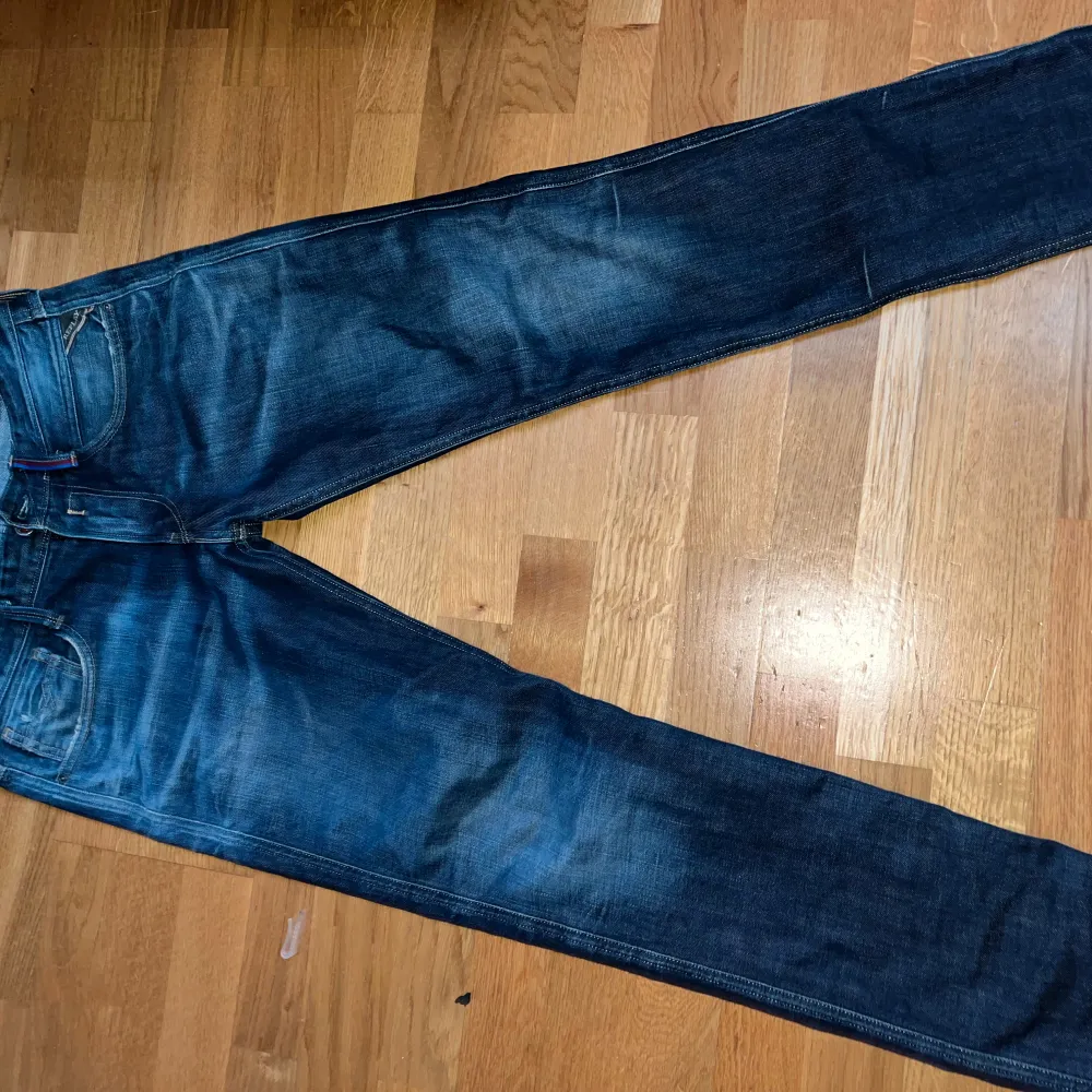 Snygga replay jeans i väldigt bra skick. De är ungefär som nya, jag har använt dom väldigt bra. . Jeans & Byxor.