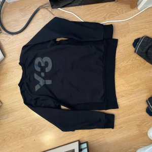 Y-3 - yohji yamamoto x adidas sweater saknar lapp på insidan annars fint skick 