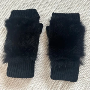Torgvantar - Helt nya aldrig använda, äkta päls