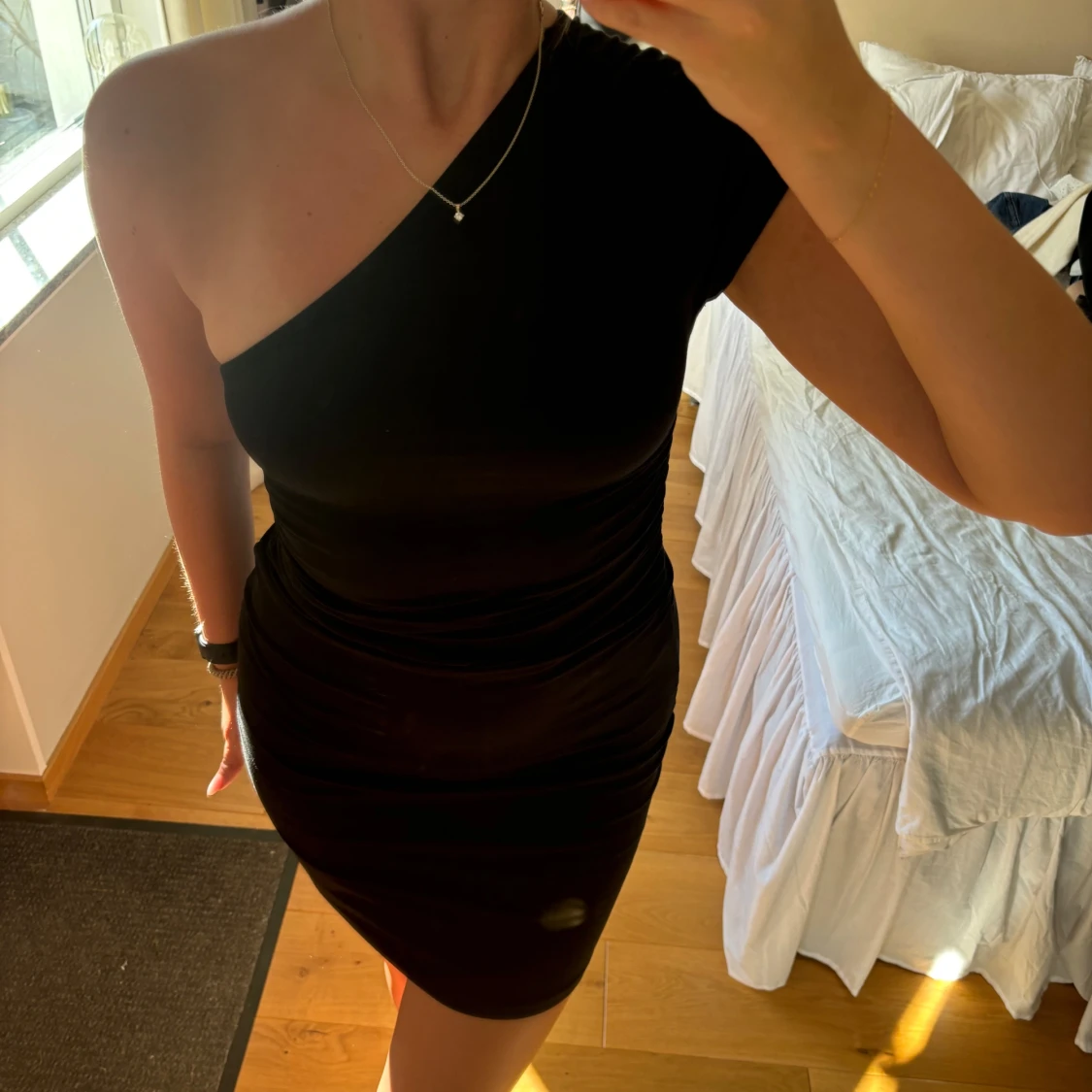 One shoulder klänning - 90