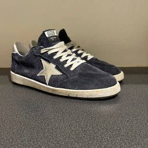 Golden goose skor - Säljer dessa golden goose skor i bra skick! Storlek 44, tts, box följer med vid köp!
