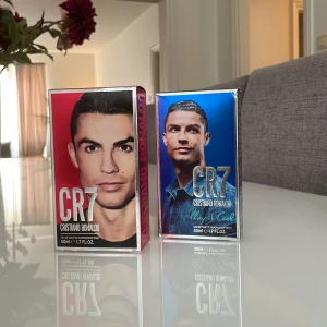 KOMBO! Där du får två hela Cristiano Ronaldo parfymer. Dom är helt nya! - De är inte använde. De är helt fulla.