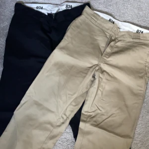 Dickies byxor - 2 or dickies byxor, beige och svart. Jättefint skick. Båda för 599kr