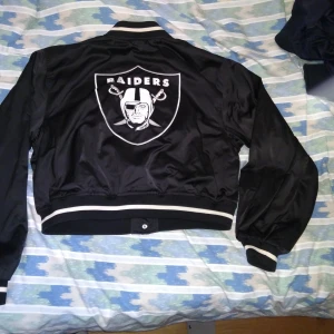 Raiders jacket - Gott skick