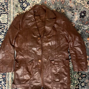 Vintage 70's leather jacket - Bought in italy, almost never used, 9/10 condition, fits S/M