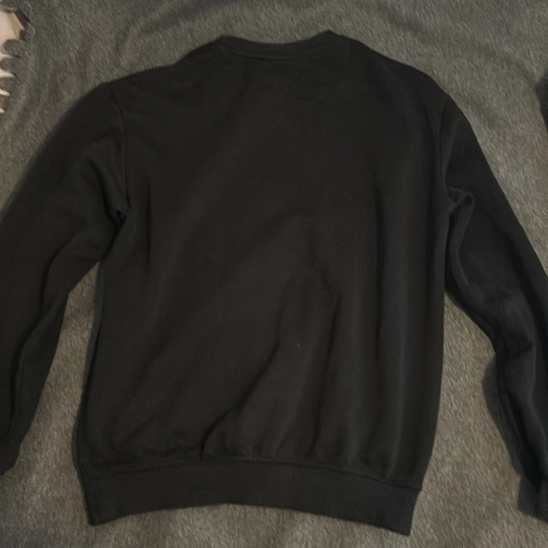 Svart långtröja - 91