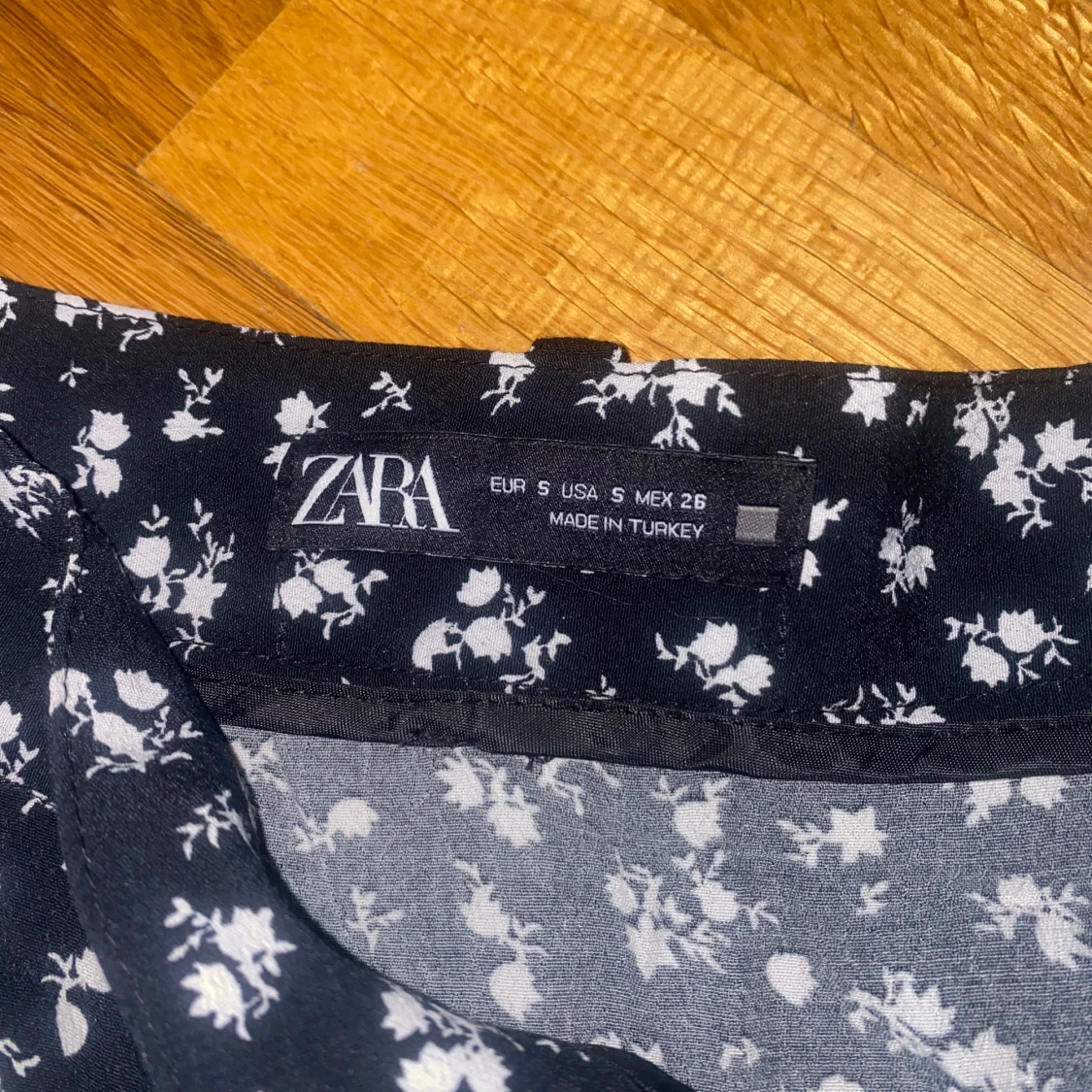 H&M blommig kjol - 91