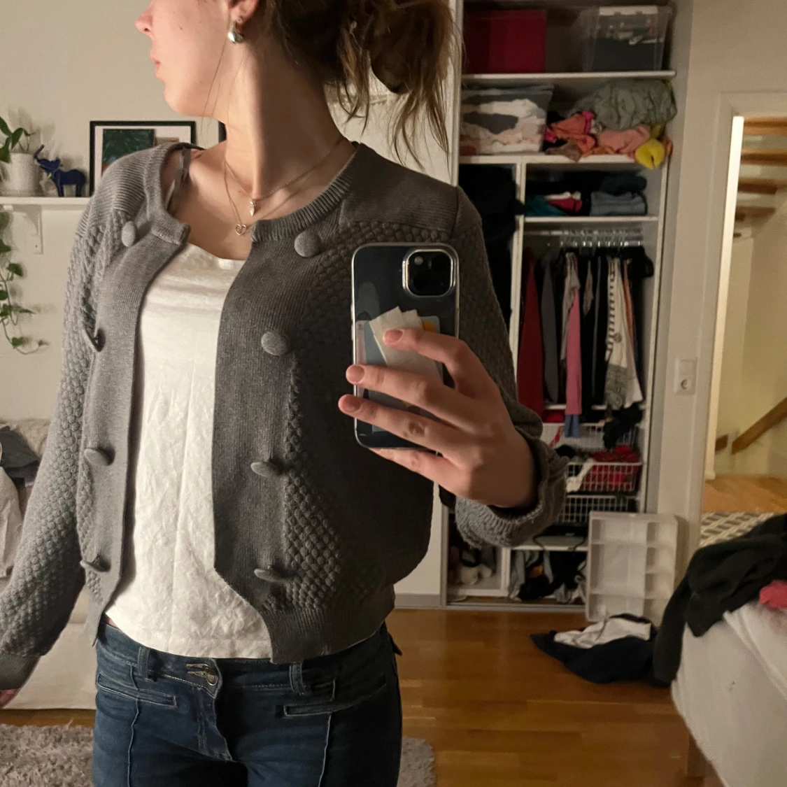 Grå kofta med knappar - 1