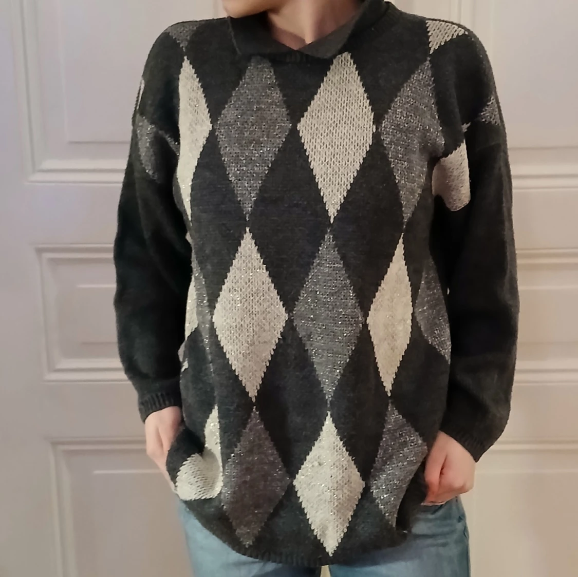 Grå tröja med diamantmönster - 1