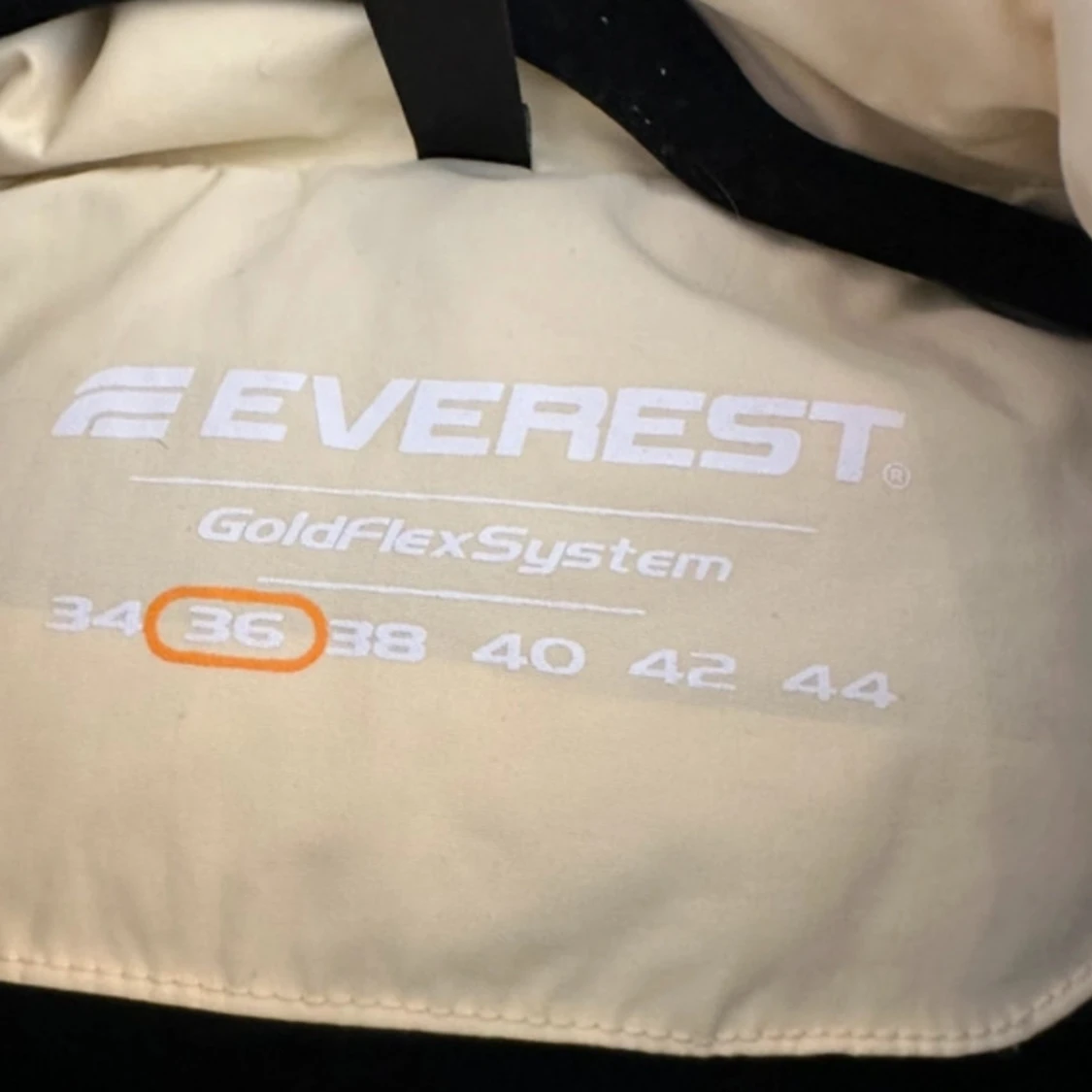 Gul dunväst från Everest - 2