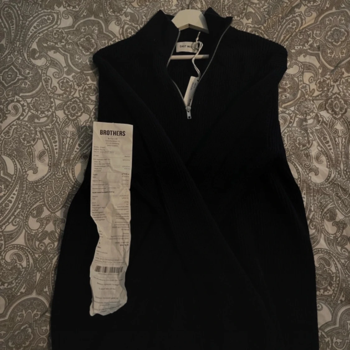 Mörkblå tröja med halv dragkedja från Brothers - 92