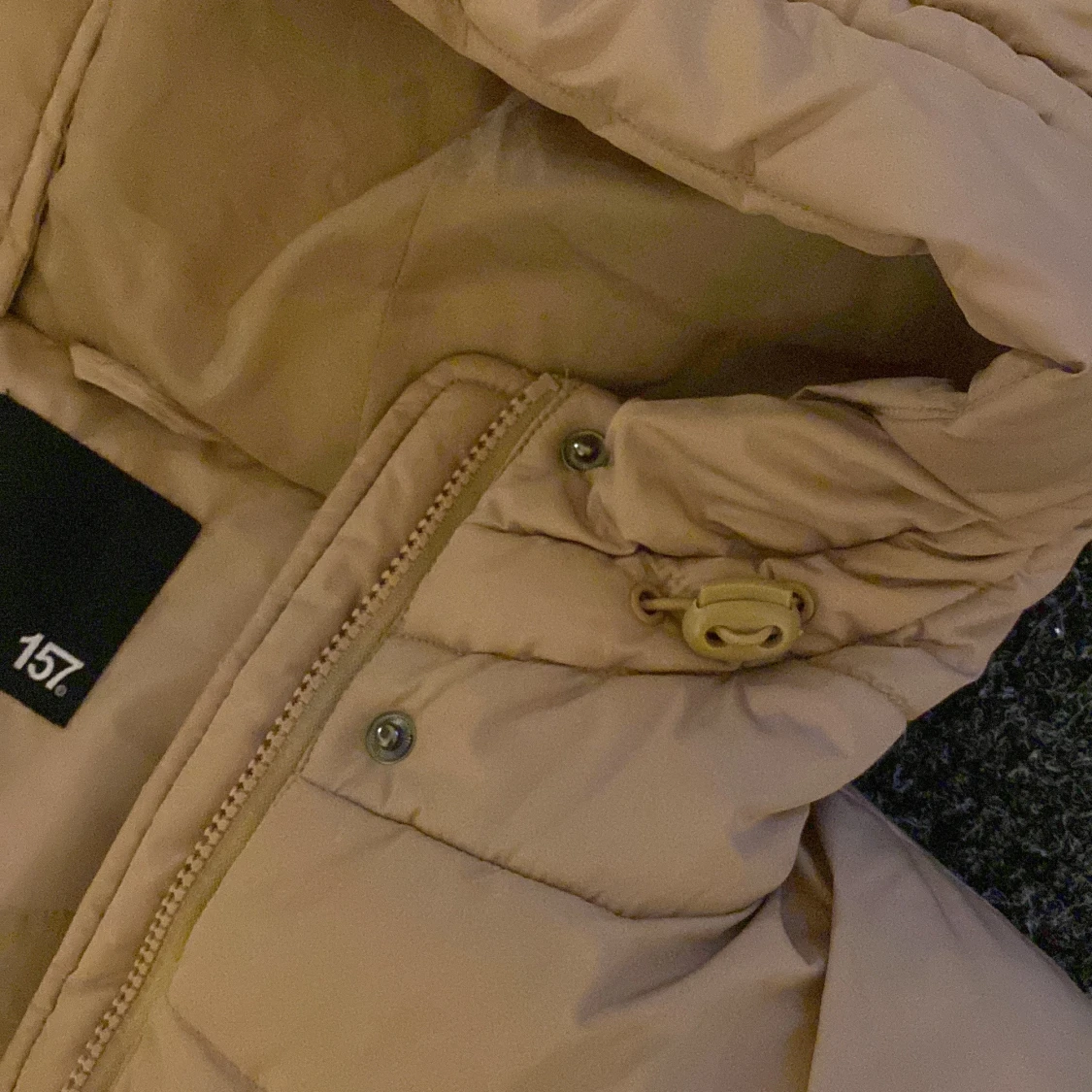 Beige dunjacka från 157 - 93