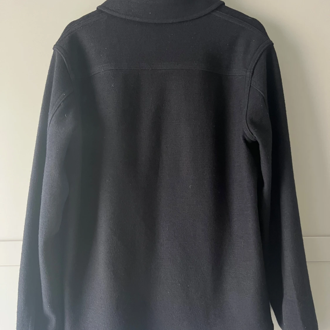 Marinblå overshirt med ficka - 1