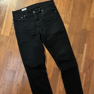 Levis 511 - Levis 511 W30 L30 slim fit, nästan sprillans nya, använda max 5 gånger.