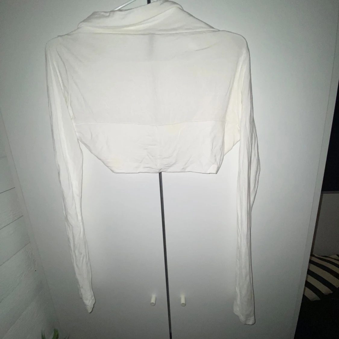 Vit bolerotopp från Amisu - 90