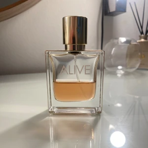 Alive Hugo Boss - Eau De Parfum  Underbar doft som ej kommer till användning.  Nypris 500-600