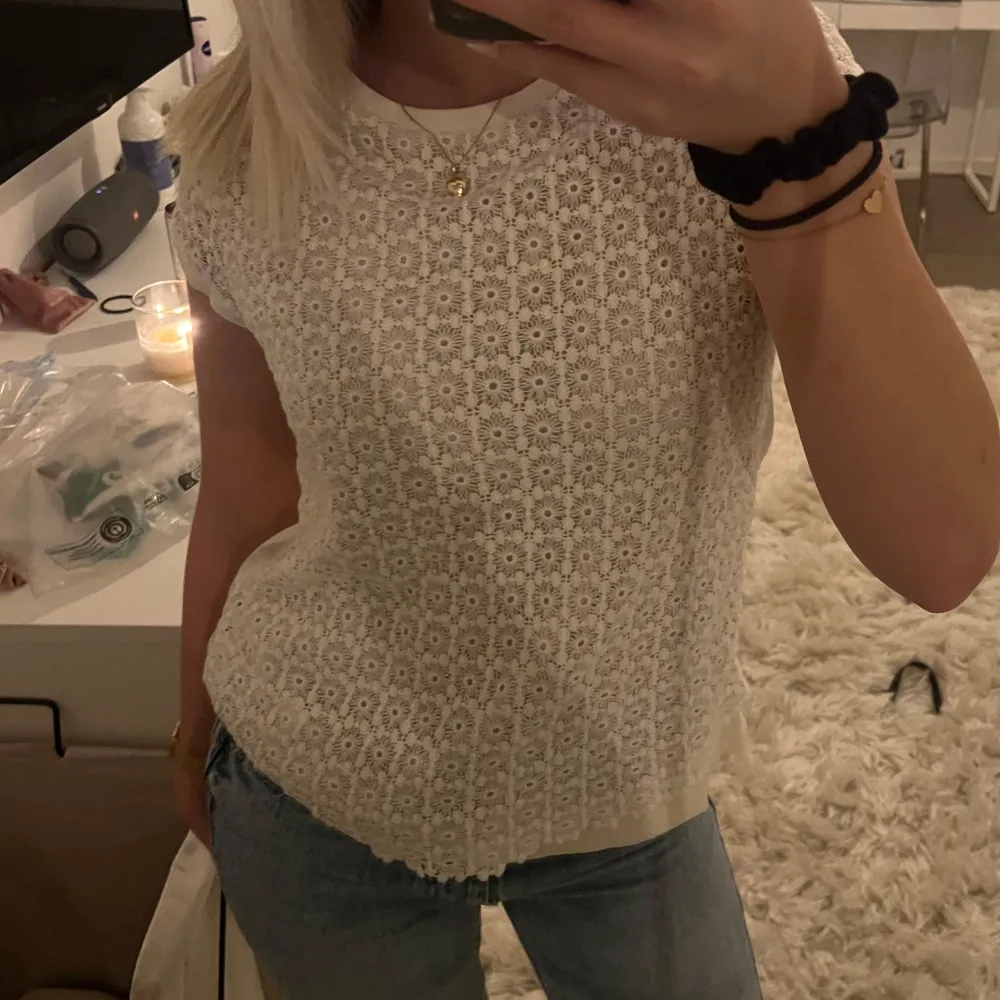 Blus från zara, skulle säga att den är som en S/M 🫶. Blusar.