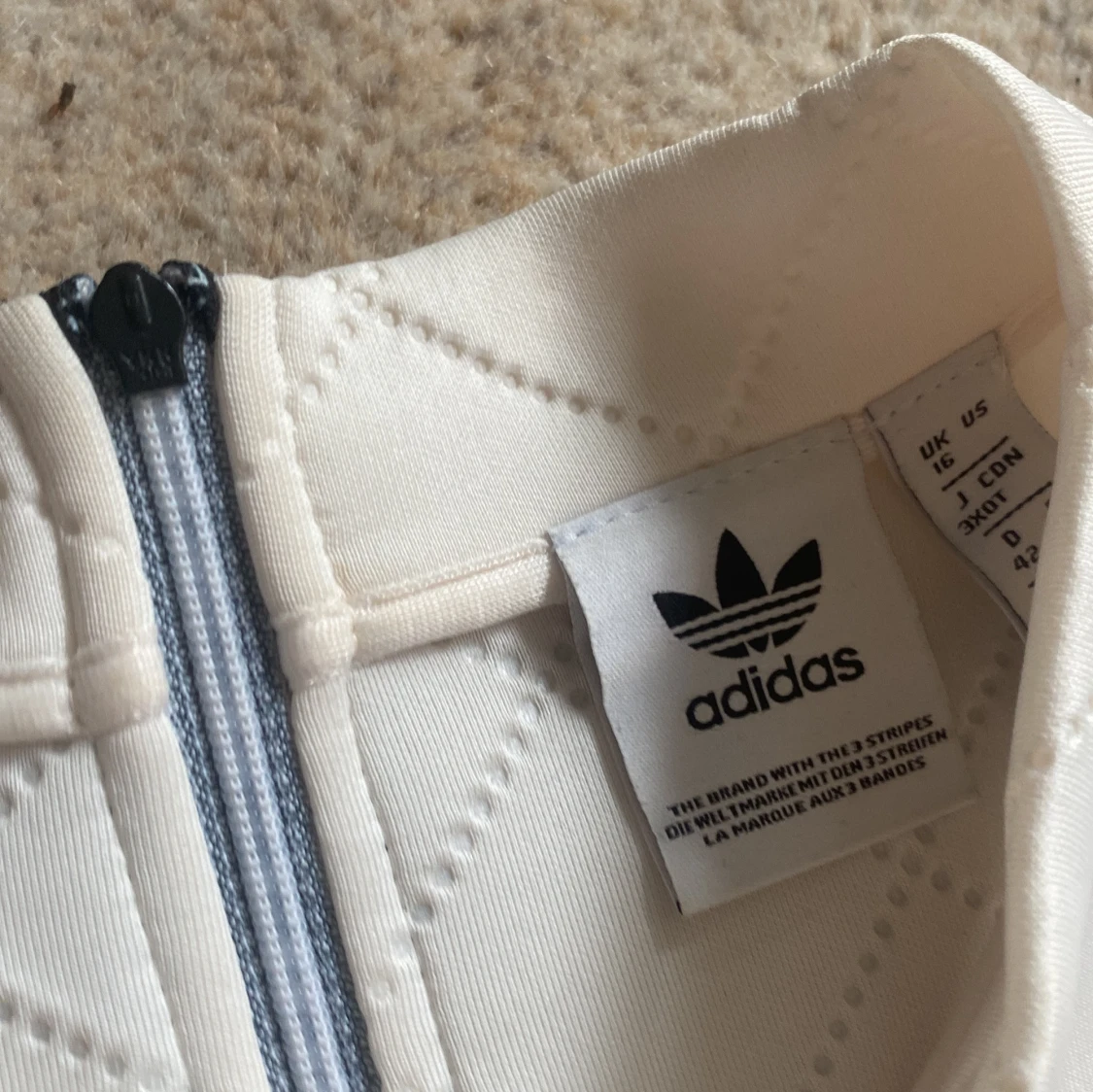 Adidas jacka storlek 42 - 90