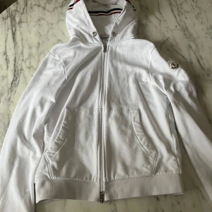 Moncler Luvtröja - Moncler Luvtröja! Ny sick!