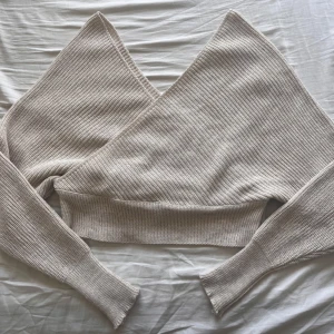 Stickad tröja - Väldigt skön har ingen lapp men tror den är i storlek s 