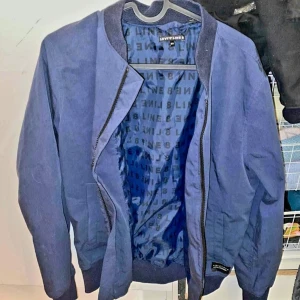 Bomberjacka Levi's  - Nyskick i storlek xs. Stor i storleken dock.