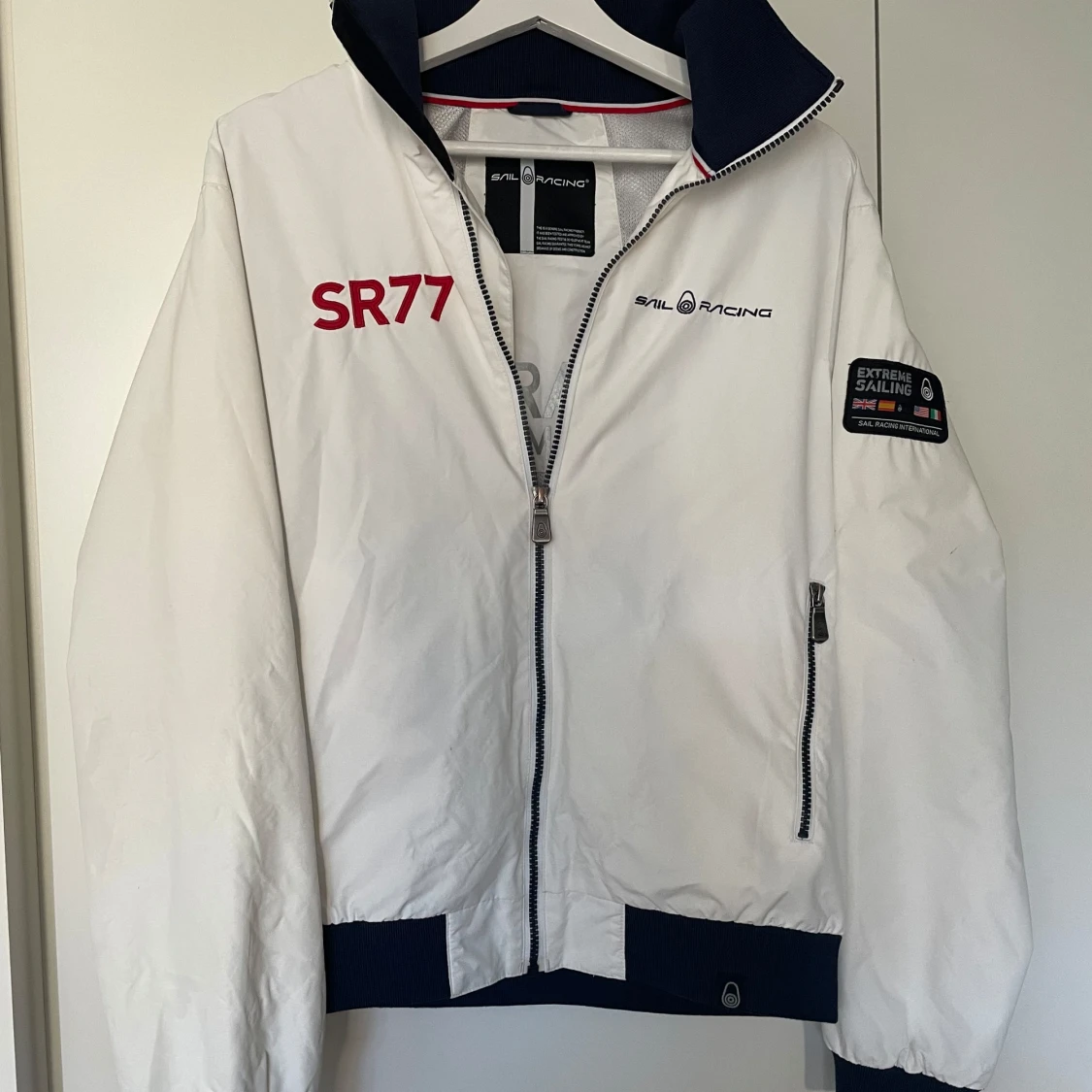 Sail racing windbreaker vit
