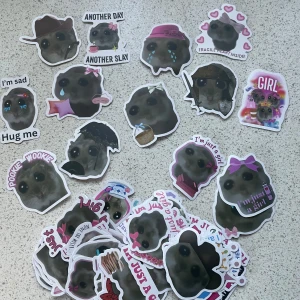 Klistermärken stickers hamster meme - Roliga och söta klistermärken. 112 st, 56 olika motiv (två av varje) 4-5 cm stora.