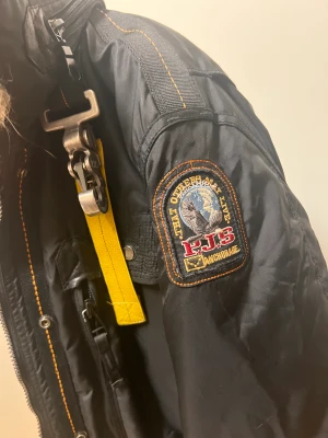 Parajumpers  - Parajumpers jacka Storlek m  Finns på fler sidor 