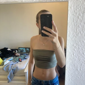 Topp - En jätte fin topp från Nelly som aldrig använts. I storlek xs passar även folk som har S. 💕