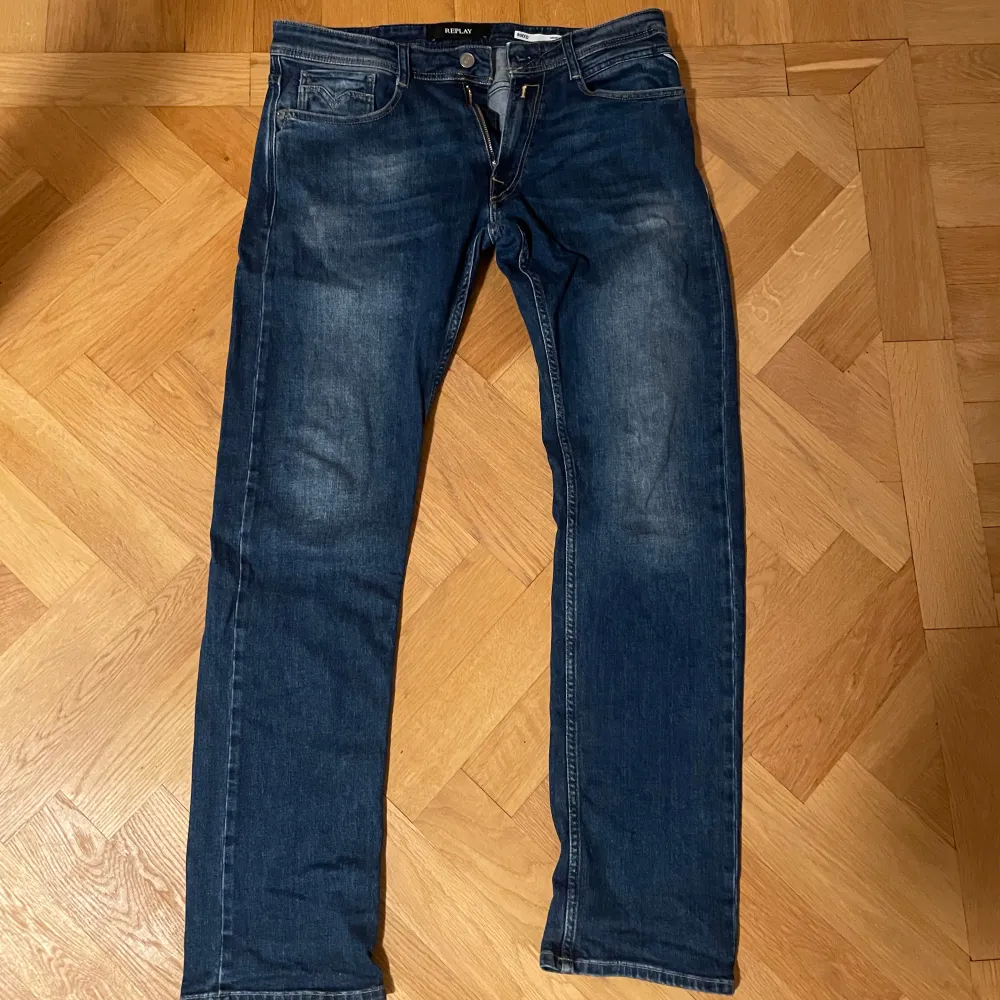 32/32 Replay rocco Straight/slim Inga defekter, användt väldigt lite Endast cash, möts upp. Jeans & Byxor.