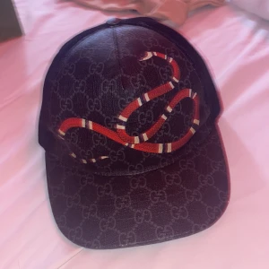 Gucci Keps - Säljer min helt nya Gucci Kingsnake keps då jag bytt stil.