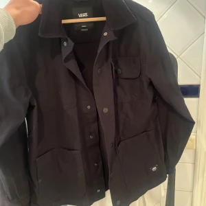 Overshirt - Overshirt från vans i storlek s. Använd cirka 2 gånger. 