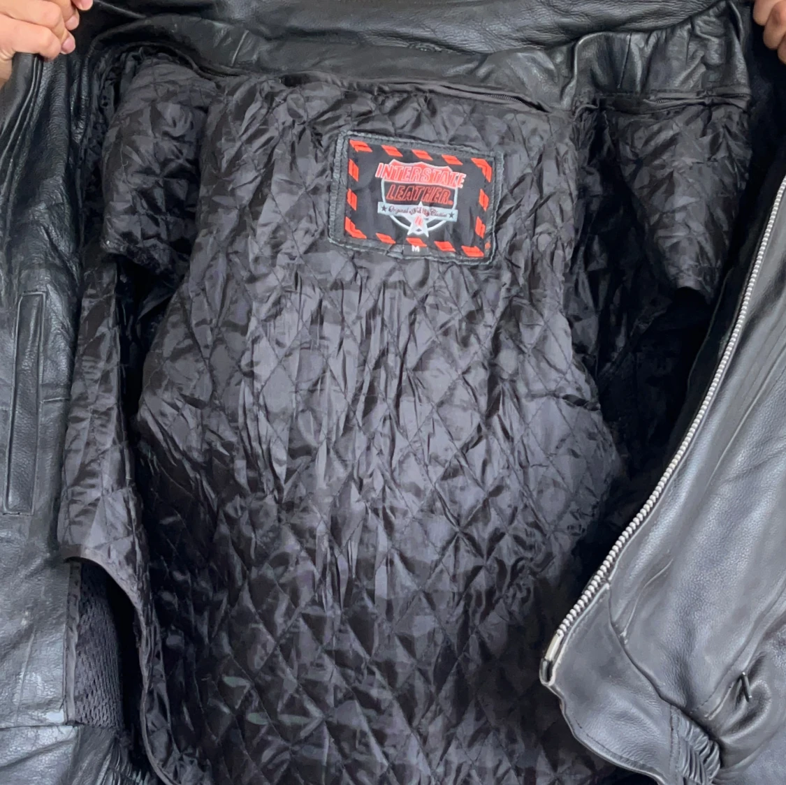 Svart läderjacka i strl M  - 93